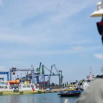 Drone Bawa Obat ke Isolasi Apung Makassar, Disorot Media Asing