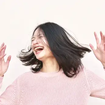 4 Arti Mimpi Tertawa, Ternyata Dapat Menggambarkan Kepribadian Kamu!