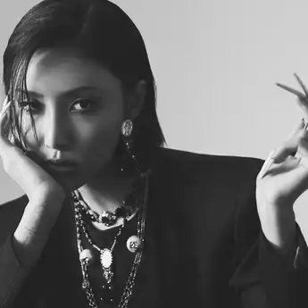 Lirik Lagu I'am A B - Hwasa, Lengkap dengan Terjemahan Indonesia