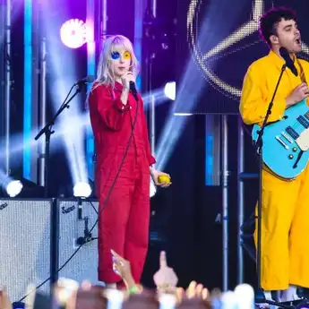 Hayley Williams Beri Teaser Kalau Paramore Bakal Comeback Tahun Depan