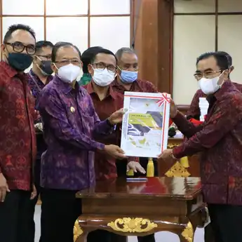 Penyerahan DIPA 2022, Gubernur Koster Minta Bupati/Walikota dan Instansi Vertikal Kelola Anggaran Tepat Sasaran