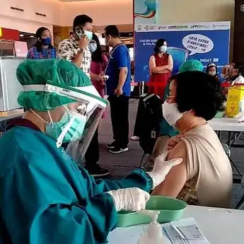 Sudah Akhir Tahun, Vaksinasi Lansia di Palembang Masih Belum Capai Target