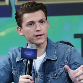 Alami 'Midlife Crisis', Tom Holland Mempertimbangkan untuk Rehat dari Dunia Akting