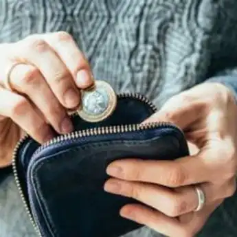 Meski Rajin Bersedekah, 8 Kebiasaan Ini Akan Membuatmu Sulit Kaya dan Rezeki Seret