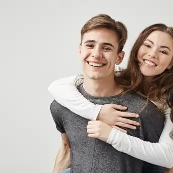 Clingy dan Moody, Ini 4 Zodiak yang Mamapu Mengimbangi Karakter Cancer