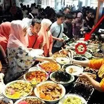 6 Ciri Warung Makan Menggunakan Pesugihan Sebagai Penglaris, Meski Jorok Tapi Selalu Ramai?