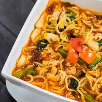 Bikin Sekarang Yuk! Mie Rebus Pedas Makin Enak Dimakan saat Hujan