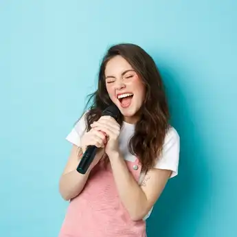 10 Aplikasi Karaoke Terbaik dan Gratis di Android untuk Hilangkan Penat