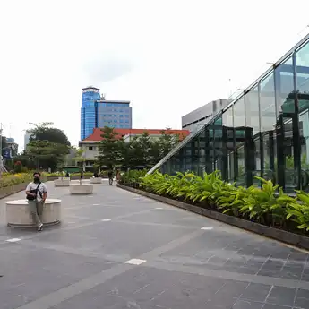 Kembali Buka, Pengunjung Alun – Alun Surabaya Wajib Daftar Via Online