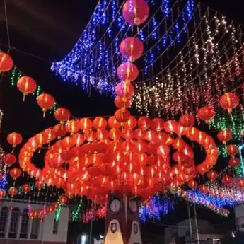 Macet Di Kawasan Pasar Gede Solo, Imbas Warga Menonton Lampion