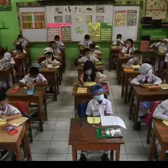 Imbas Naiknya Kasus Covid-19, PTM di Solo Dihentikan Mulai Hari Ini