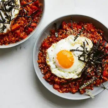 Resep Nasi Goreng Kimchi yang Simpel, Tidak Perlu Banyak Bahan!