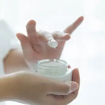 Gak Nyangka, Ternyata 4 Artis Pria Ini Rilis Produk Skincare yang Jadi Ayangnya Pasti Happy! Sudah Pernah Coba?