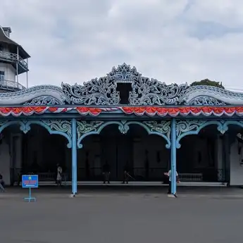 7 Fakta Menarik Kota Solo, Ada Kendaraan Tua dari Zaman Belanda