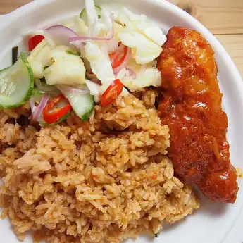 Resep Membuat Nasi Tomat yang Gurih dan Katsu Ayam            