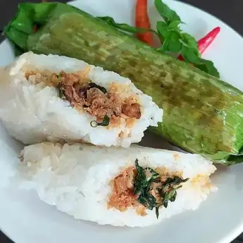 12 Makanan Khas Makassar yang Bikin Lidah Bergoyang, Enggak Cuma Coto!
