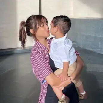 Fuji Ditegur karena Pangku Gala? Ini Manfaat dan Cara Pasang Car Seat untuk Keselamatan Anak