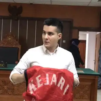 Terbebas dari Hukuman Mati, Aktor Tampan Ini Kini Bisa Lebih Menghargai Hidup sampai Minta Dibawakan Makanan Sisa Saja