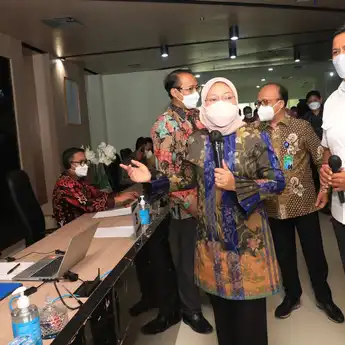 Memastikan Implementasi Program JKP, Menaker dan Dirut BPJS Ketenagakerjaan Gelar Dialog dengan Peserta