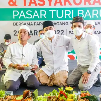  Wali Kota Surabaya Resmi Buka Pasar Turi Baru Setelah 15 Tahun Mangkrak
