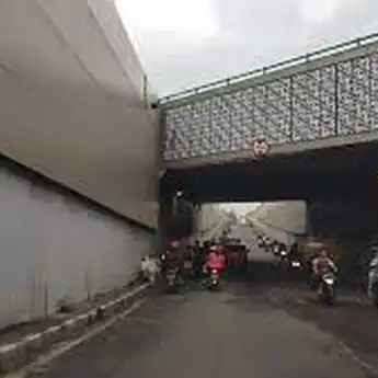 Underpass Makamhaji Diportal, Banyak Truk Besar Terpaksa Putar Balik