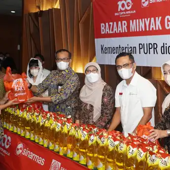 Sinar Mas Adakan Bazar Minyak Goreng di Tengah Harganya yang Meroket