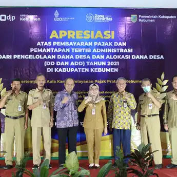 Pemkab Kebumen Terima Penghargaan DJP Jateng II atas Pencapaian Pembayaran Pajak Pengelolan dan Alokasi Dana Desa