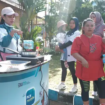 Nyaman Gunakan Kompor Induksi, Warga Ketapang Kalbar Nikmati Diskon Tambah Daya Super Murah 