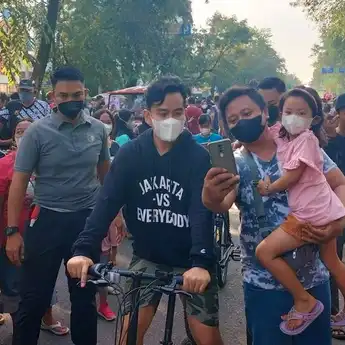 CFD Perdana Sukses Digelar, Warga Solo Banjiri Jalan Slamet Riyadi