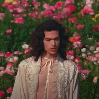 Lirik Lagu 'Alley Rose' – Conan Gray, Lengkap dengan Terjemahannya
