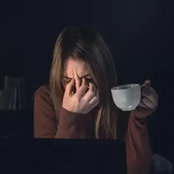 Stigma Adalah: Pengertian, Faktor Pembentuk, Dampak, dan Contoh
