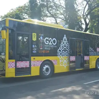 Menhub Apresiasi Hasil Karya Bus Listrik Buatan Universitas Indonesia