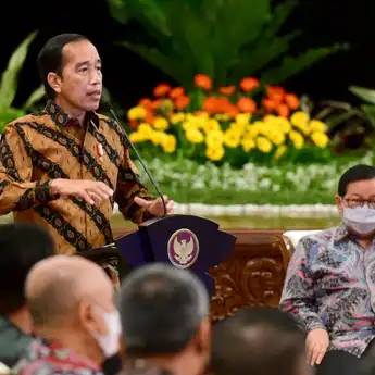 Jokowi : APIP dan BPKP Harus Kawal Realisasi Belanja Produk Dalam Negeri