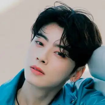 Cha Eun-Woo Dilaporkan Akan Menjadi Bintang Utama di Film Hollywood tentang K-Pop!