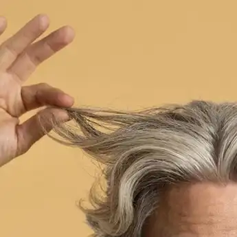 Mahal-mahal Tiap Bulan ke Salon, Padahal Rambut Hitam Legam Tanpa Uban Ternyata Cuma Pakai Daun Pepaya, Kok Bisa?