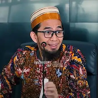 UAH: Tanda-Tanda Orang yang Beriman Bisa Dilihat dari Matanya