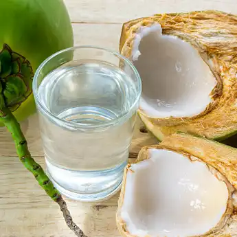 10 Manfaat Air Kelapa Hijau Bagi Kesehatan yang Jarang Diketahui