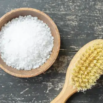 Padahal Bukan Pakai Skincare, Kulit Auto Mulus Cuma dengan Racikan Air Garam Ini Doang, Kok Bisa?