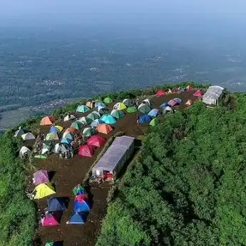 5 Gunung di Jawa Tengah yang Cocok untuk Pendaki Pemula! Siap Jadi Pendaki di HUT RI?