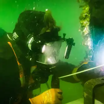 Gaji Tukang Las Bawah Laut Sentuh Angka Fantastis, Bisa Nyentuh Lebih dari 1 M?
