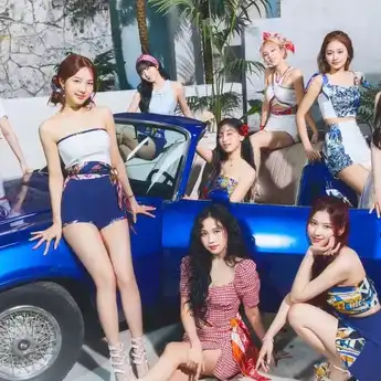 Lirik Lagu 'Merry & Happy' yang Dipopulerkan oleh Twice, Lengkap dengan Terjemahan
