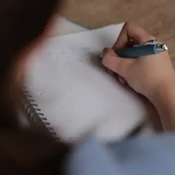 5 Contoh Teks Berita Bahasa Inggris Singkat, Lengkap dengan Artinya