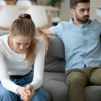 5 Zodiak yang Sulit Setia pada Satu Pasangan, Matanya Hobi Jelalatan!