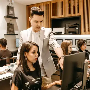 10 Contoh Dialog Offering Help dan Artinya dalam Bahasa Inggris
