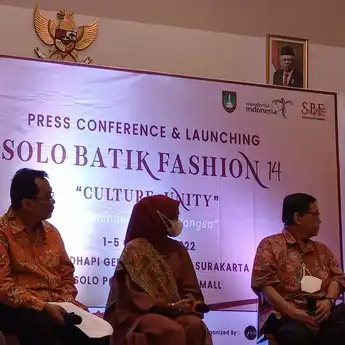 Solo Batik Fashion Kembali Digelar Pasca Pandemi Angkat Cerita Batik 3 Negeri