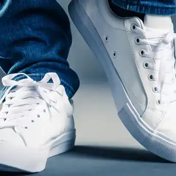 Inilah 6 Cara Membersihkan Sepatu Kanvas Putih, Bagaimana Caranya?