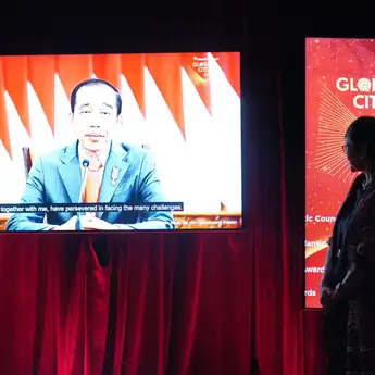  Presiden Jokowi Terima Penghargaan Bergengsi Global Citizen Award