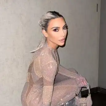 Bikin Ketar-Ketir! Ini 5 Mobil Mewah Kim Kardashian yang Harga Satu Mobilnya Ditaksir Mencapai Ratusan Triliun