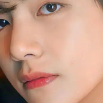10 Cara Mencerahkan Bibir Hitam Akibat Merokok, Mudah Banget!