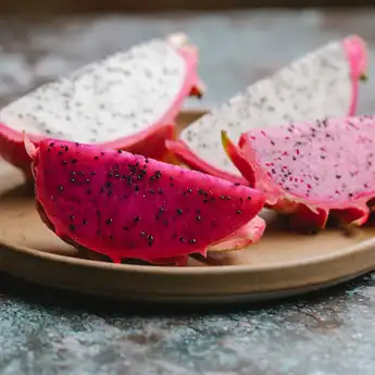 10 Manfaat Buah Naga untuk Ibu Hamil,  Cegah Keguguran hingga Preeklamsia